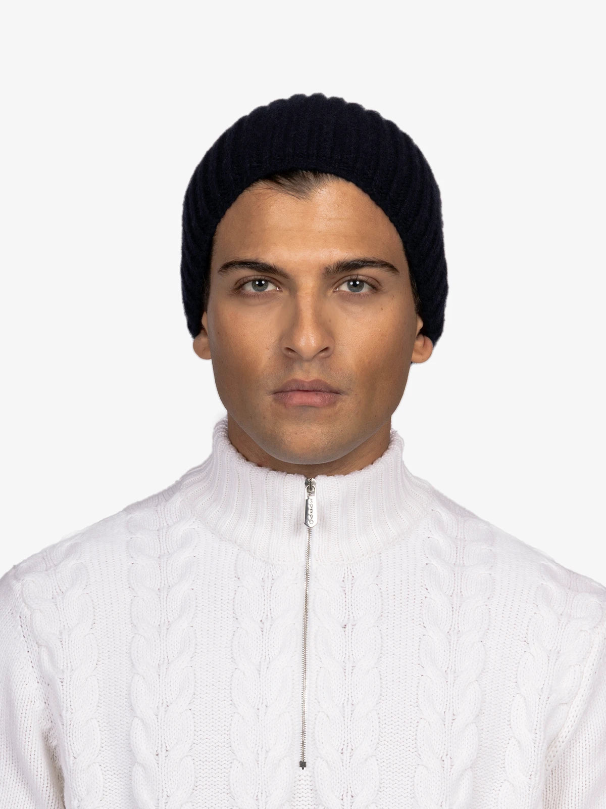 Berretto corto in 100% Cashmere blu | SVEVO